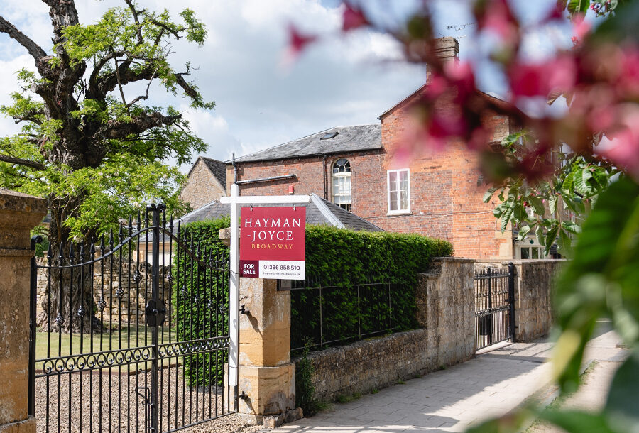 Selling the Cotswolds with confidence.